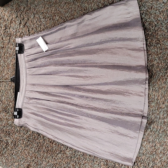 Old Navy Metallic Silver Skater Mini Skirt - Picture 3 of 7